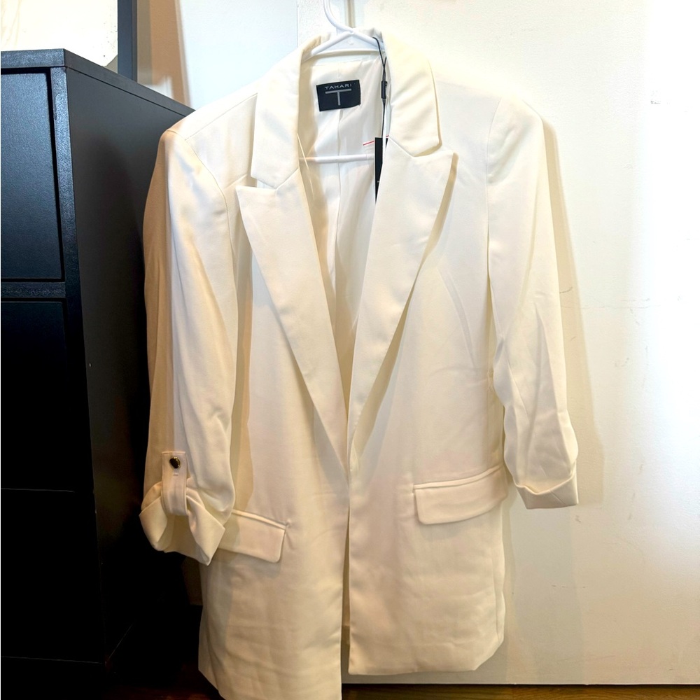 Tahari White Blazer with Notched Lapel and 3/4 Sleeves